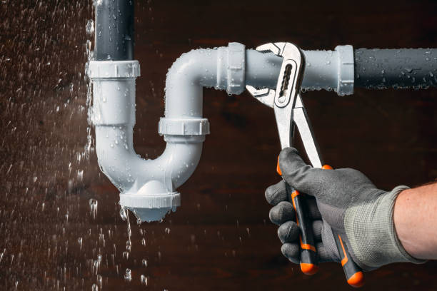 Professional Emergency Plumber technician working in Saint Benedict, OR